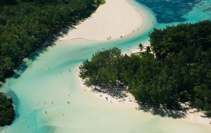 Que vous soyez à la recherche d'une escapade romantique ou de vacances familiales pleines d'aventures, chaque plage a sa propre beauté et son propre charme. Voici les 10 plus belles plages du monde.